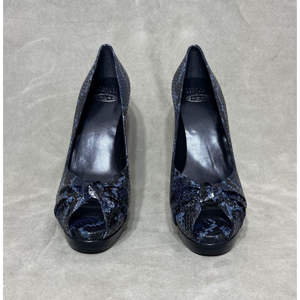 Stuart Weitzman Leather Peep toe Platform Pumps - Size 9M